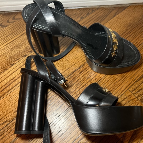 Louis Vuitton platforms - Picture 5 of 6
